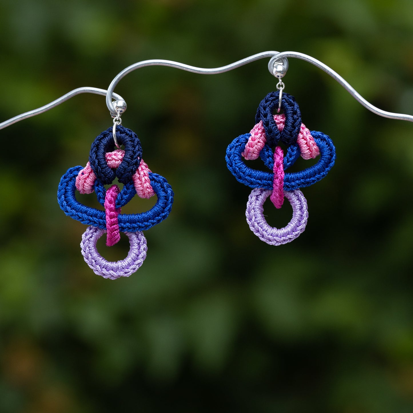 Boucles d'oreilles Femina crochetées à la main par artisane _ Atelier Chicoine